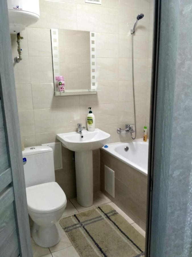 Подобово Квартира В Центрі Міста Konotop Exterior foto
