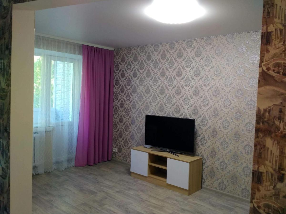 Подобово Квартира В Центрі Міста Konotop Exterior foto